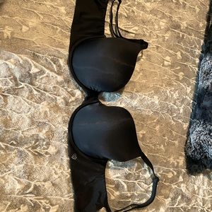 Victoria’s Secret bra 32DD